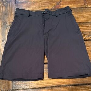 Walter Hagen Men's Black Shorts. Golf. 30” waist. Excellent condition!